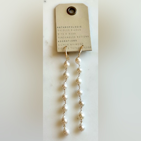 ANTHROPOLOGIE NWT Freshwater Pearl Drop Earrings Length 4” Natural - Picture 5 of 5